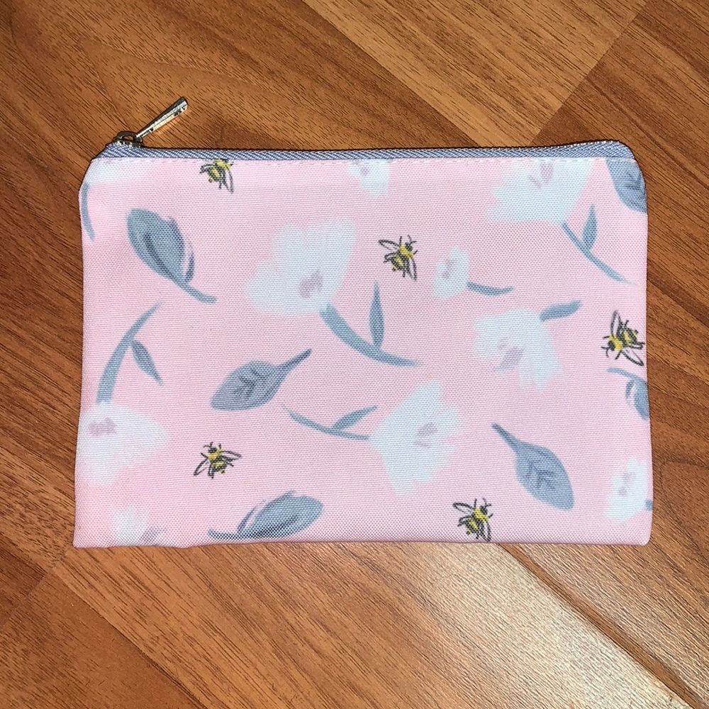 NWOT Simply Gilded Pouch